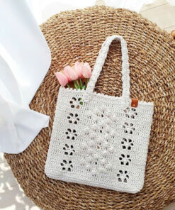 Túi Tote Móc Tay QYMI – Họa Tiết Hoa Nổi & Lưới Đan, Màu Trắng Sữa Tinh Khôi
